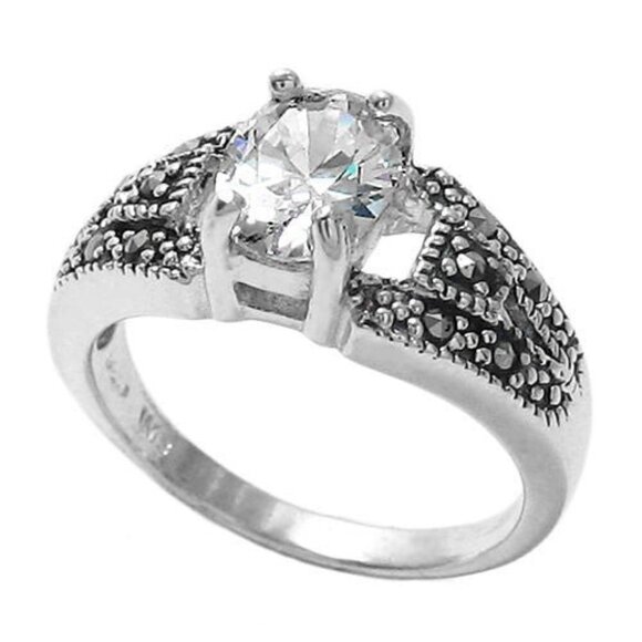 CLASSIC MARCASITE RING WITH CLEAR OVAL CZ CENTER STONE IN STERLING SILVER. - Picture 1 of 3